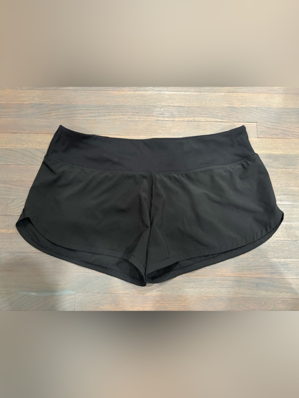 821. VUORI Running Shorts Women's Size Large, Black